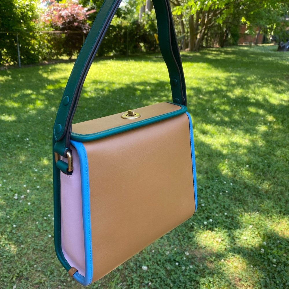 Coach Turnlock Shoulder bag.